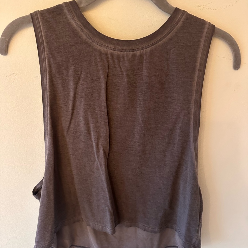 Lululemon Sleeveless purple Women's crop Top